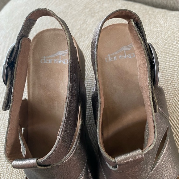 Dansko Metallic Leather Platform Wedge Sandal. 2 Inch Heel. Size 41, 10.5-11 US. - Picture 12 of 13